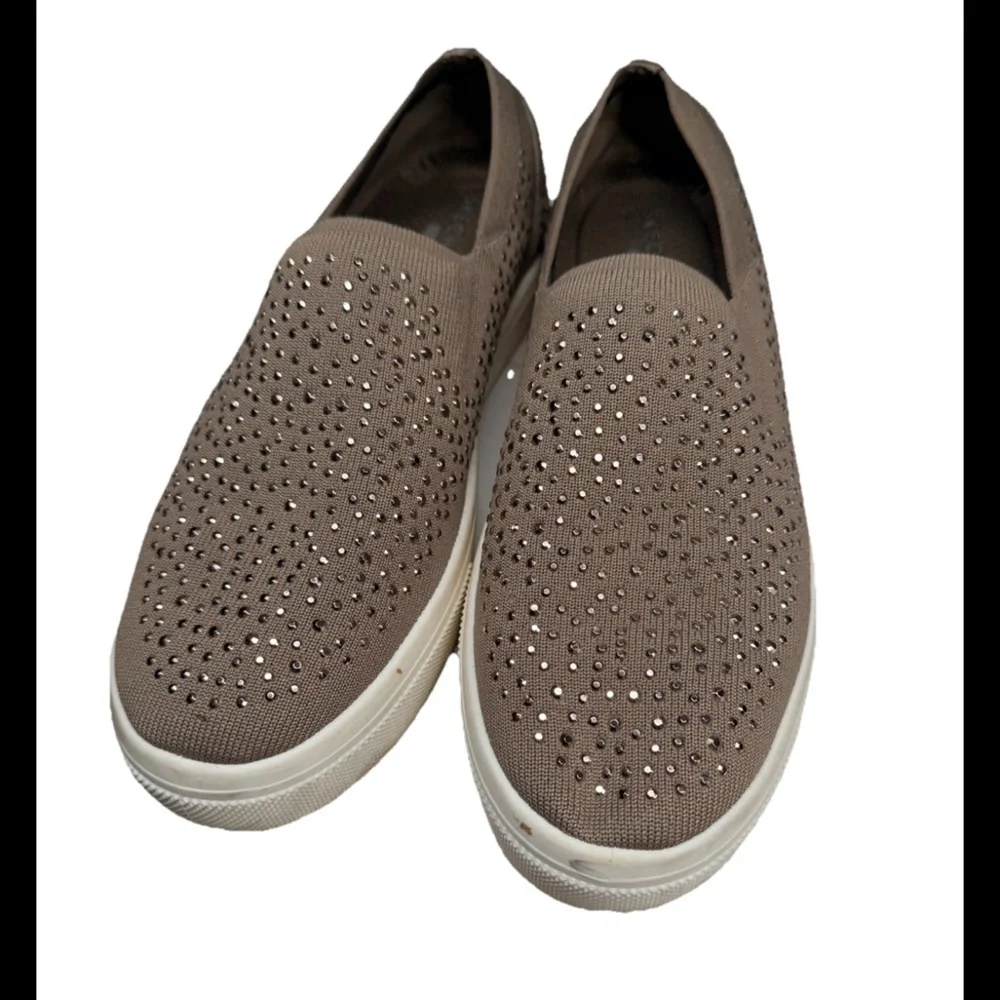SKECHERS Womens Tan Rhinestone Slip-On Comfort Shoes So 10